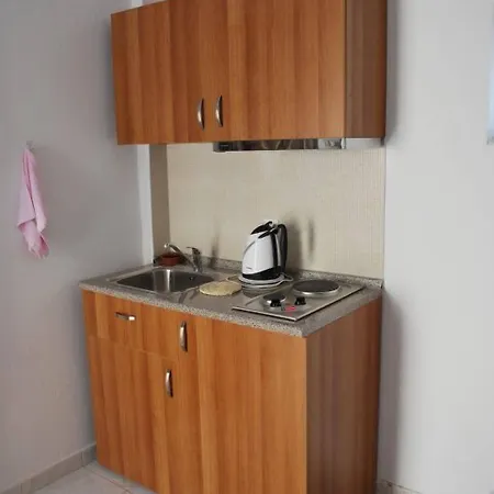 Angelos Apartahotel *