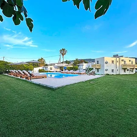 Angelos Aparthotel 3*
