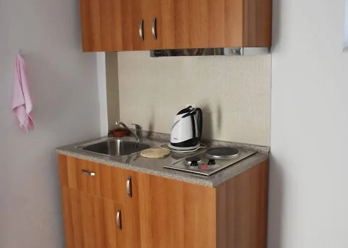 Angelos Aparthotel 3*